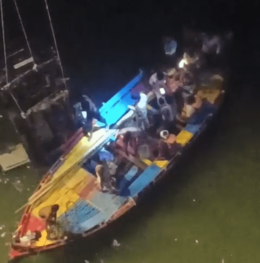 बिहार में बड़ा हादसा: पुल की रेलिंग तोड़ गंगा में डूबी स्कॉर्पियो, अब तक एक शव बरामद, रेस्क्यू ऑपरेशन जारी