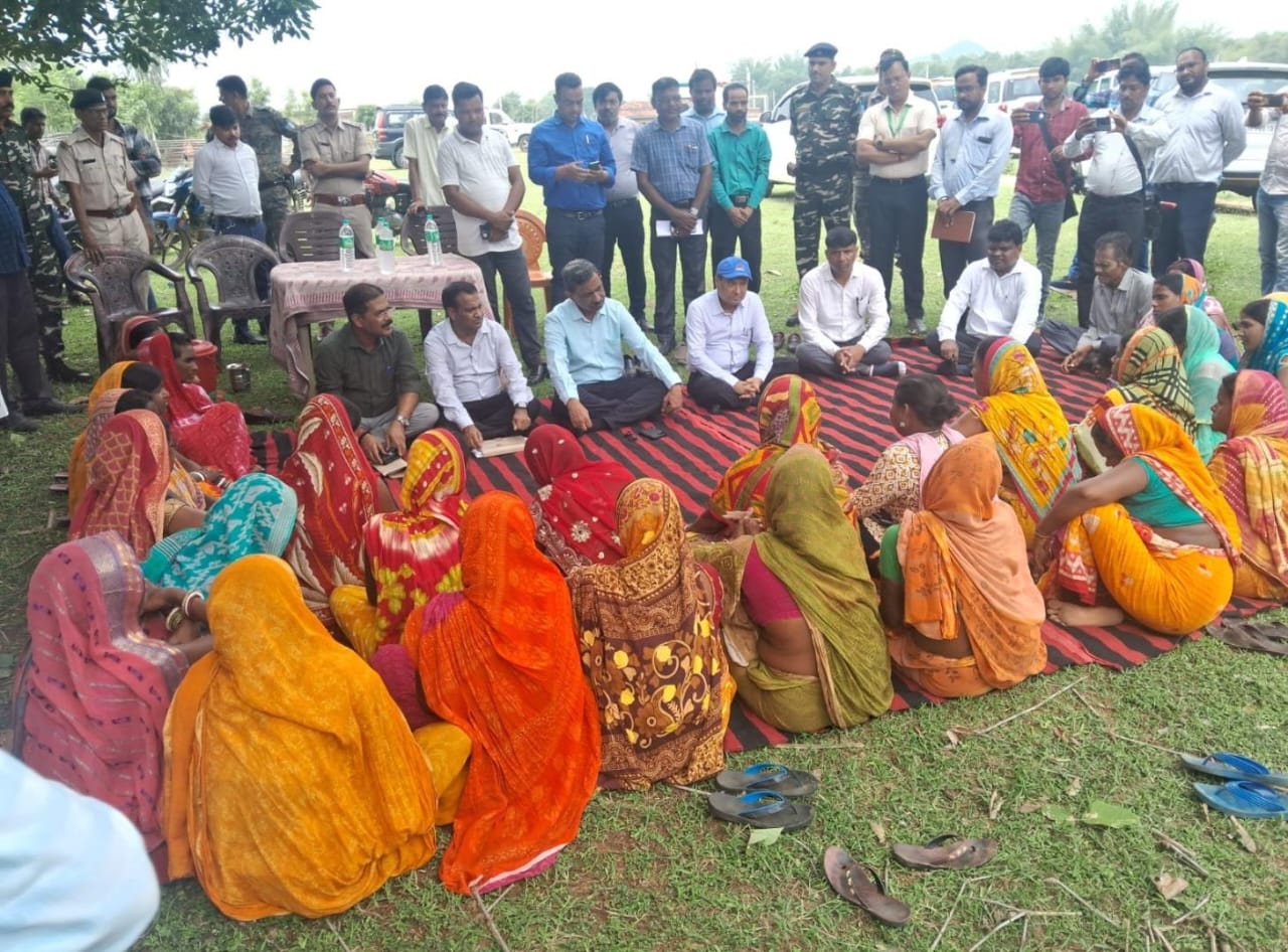 केंद्रीय ग्रामीण विकास मंत्रालय के सचिव निरीक्षण को पहुंचे पूर्वी टुंडी तो क्या पाया,कलावती मोहलीन की क्यों की सराहना ,पढ़िए !!