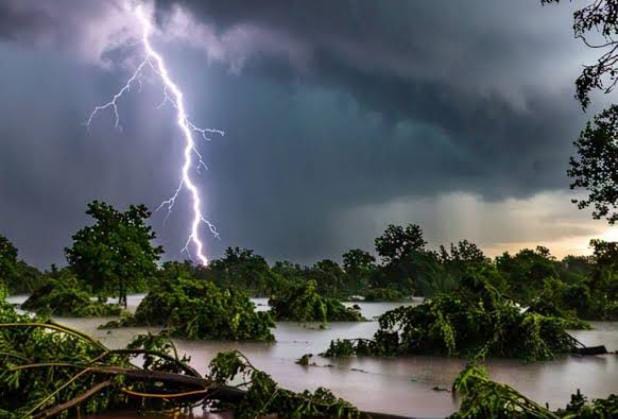 Weather Alert:आज झारखंड में गरज के साथ बारिश और बज्रपात की संभावना,इन जिलों के लोग रहें सावधान