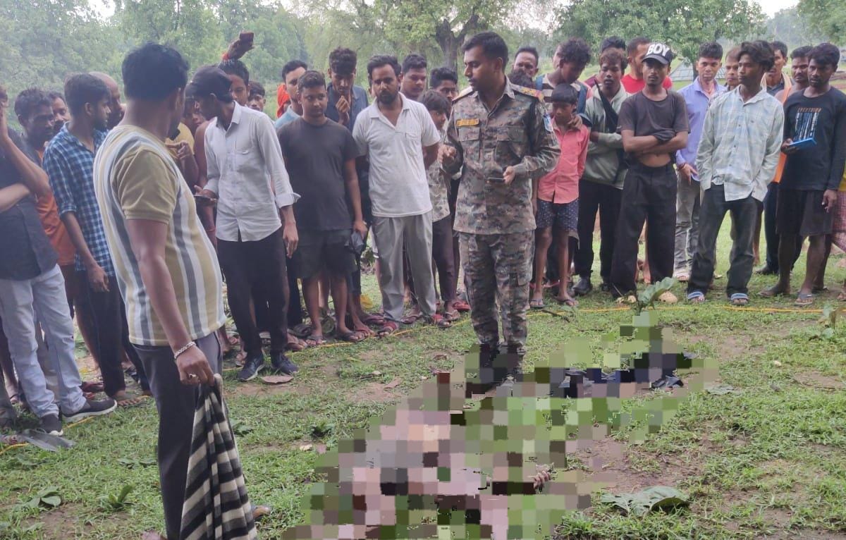 गोमिया में निर्माणाधीन क्रेशर साइट पर हाथियों के झुंड ने बोला हमला, मिस्त्री की मौत के बाद प्रशासन व वन विभाग पर लापरवाही का आरोप