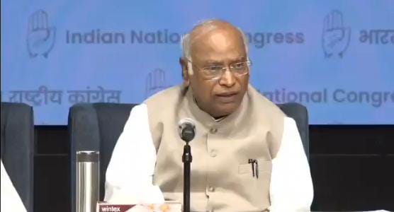 मल्लिका अर्जुन खड़गे ने बिहार को बताया छोटा मोटा राज्य तो हो गया भारी बवाल, चौतरफा घिर गई कांग्रेस 