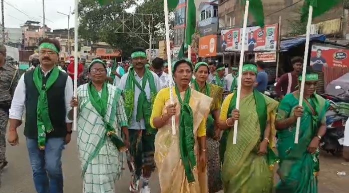 सिदो कान्हू चौक से पदयात्रियों का जत्था भोगनाडीह के लिए हुए रवाना