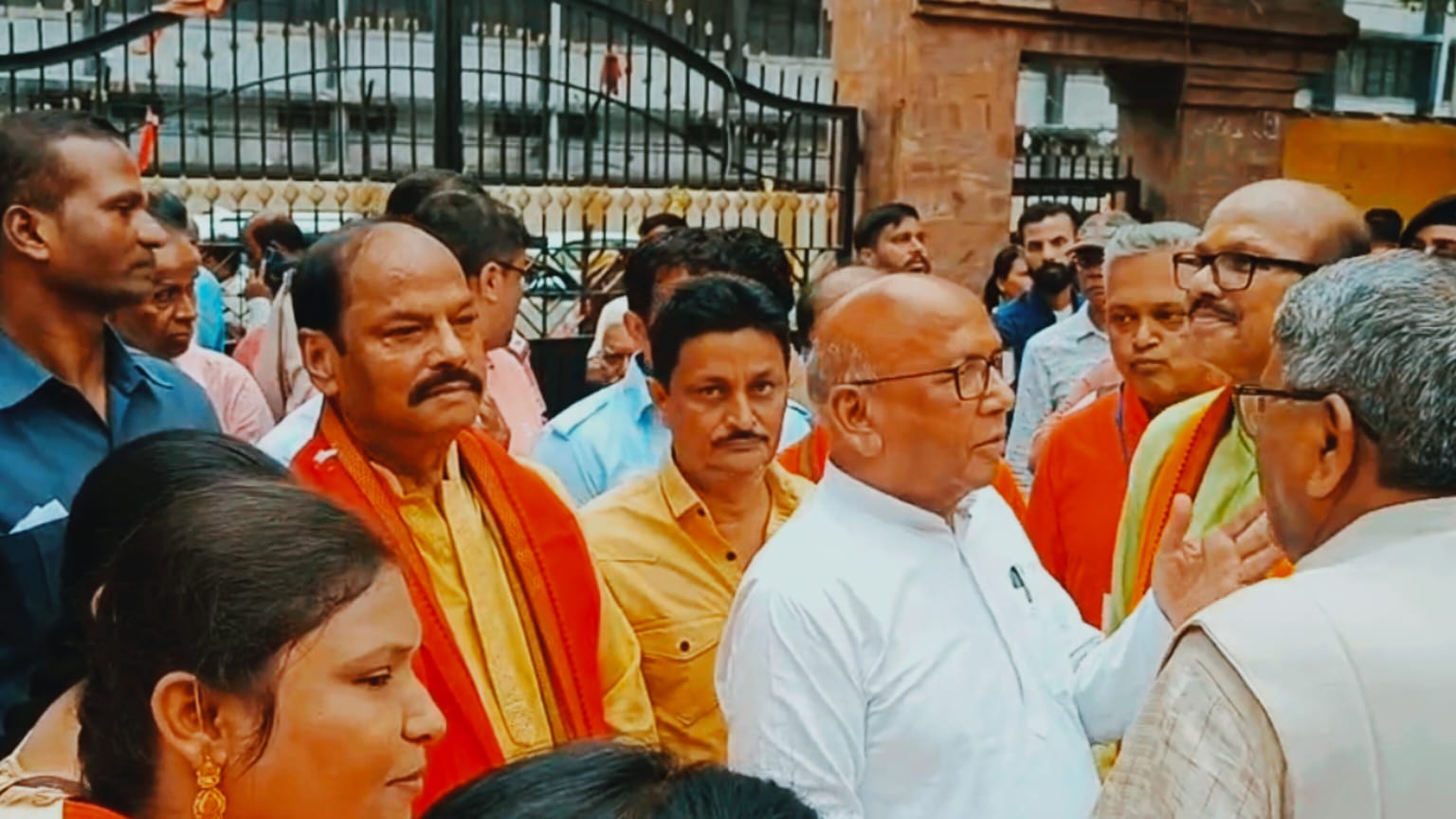 जमशेदपुर में निकली भव्य रथ यात्रा: एक मंच पर दिखे रघुवर दास और सरयू राय, मांगी झारखंड की खुशहाली की दुआ