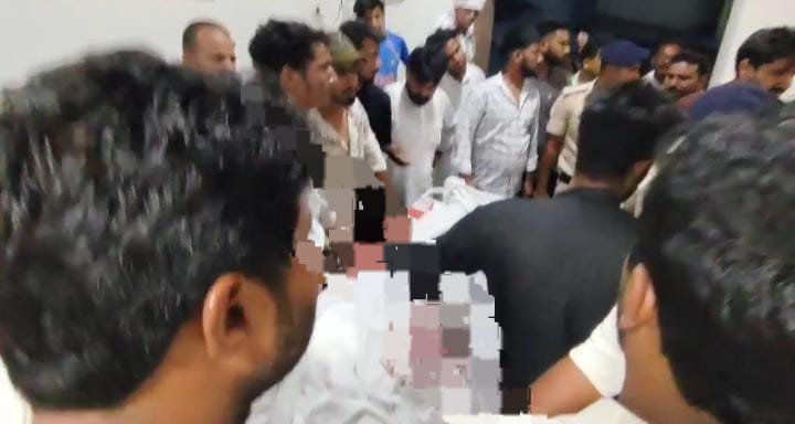 मर्डर से दहला सिवान! बदमाशों ने तीन सगे भाईयों पर ताबड़तोड़ की फायरिंग, एक की मौत, दो की हालत नाजुक