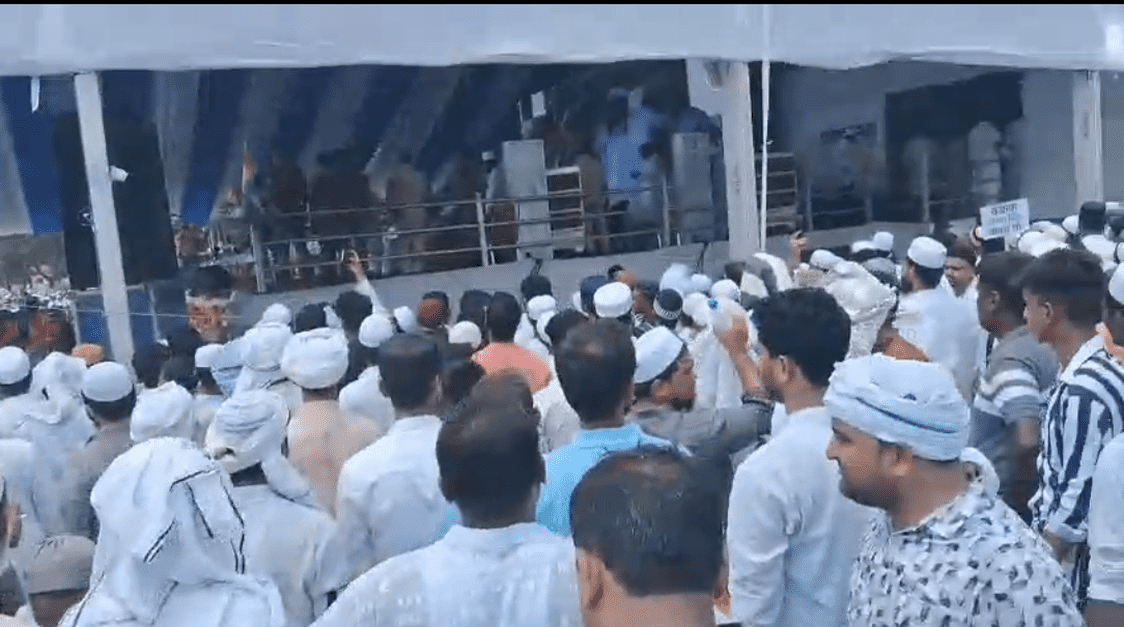 फिर उठी वक्फ बिल की चिंगारी! पटना में बड़ा प्रदर्शन, नारे से गूंजा गांधी मैदान