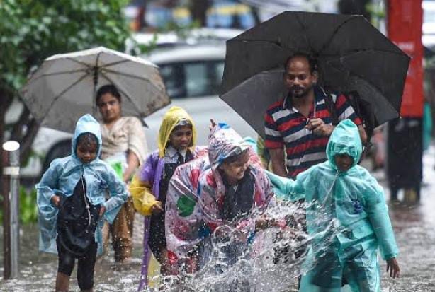 Weather Alert: 6 जुलाई तक झारखंड वासियों को बारिश से नहीं मिलेगी राहत,आज इन जिलों में सतर्क रहने की हिदायत