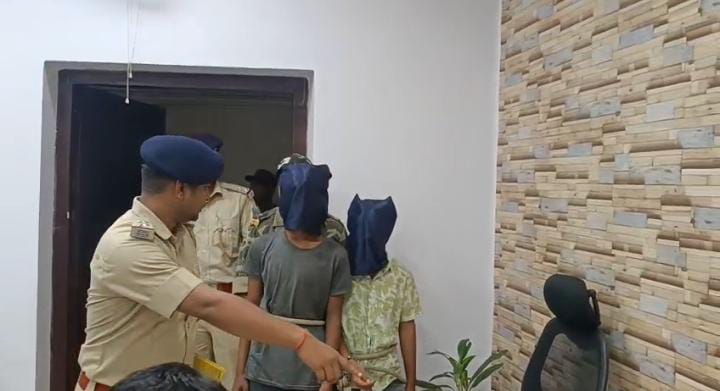 जमशेदपुर: घाटशिला पुलिस ने मोबाईल दुकान में हुई चोरी का किया खुलासा, बिहार के दो आरोपी गिरफ्तार