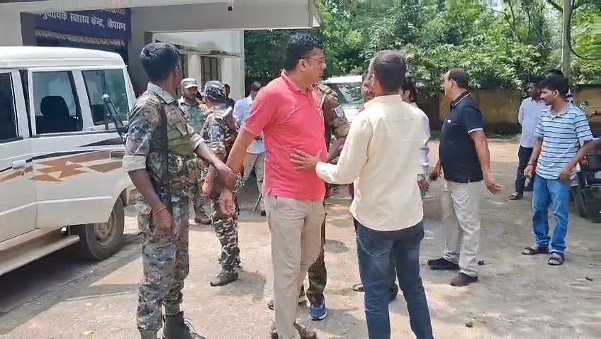 Breaking: हजारीबाग में घूस लेते धराएं चौपारण सामुदायिक अस्पताल के चिकित्सा प्रभारी, एसीबी ने रंगे हाथों किया गिरफ्तार