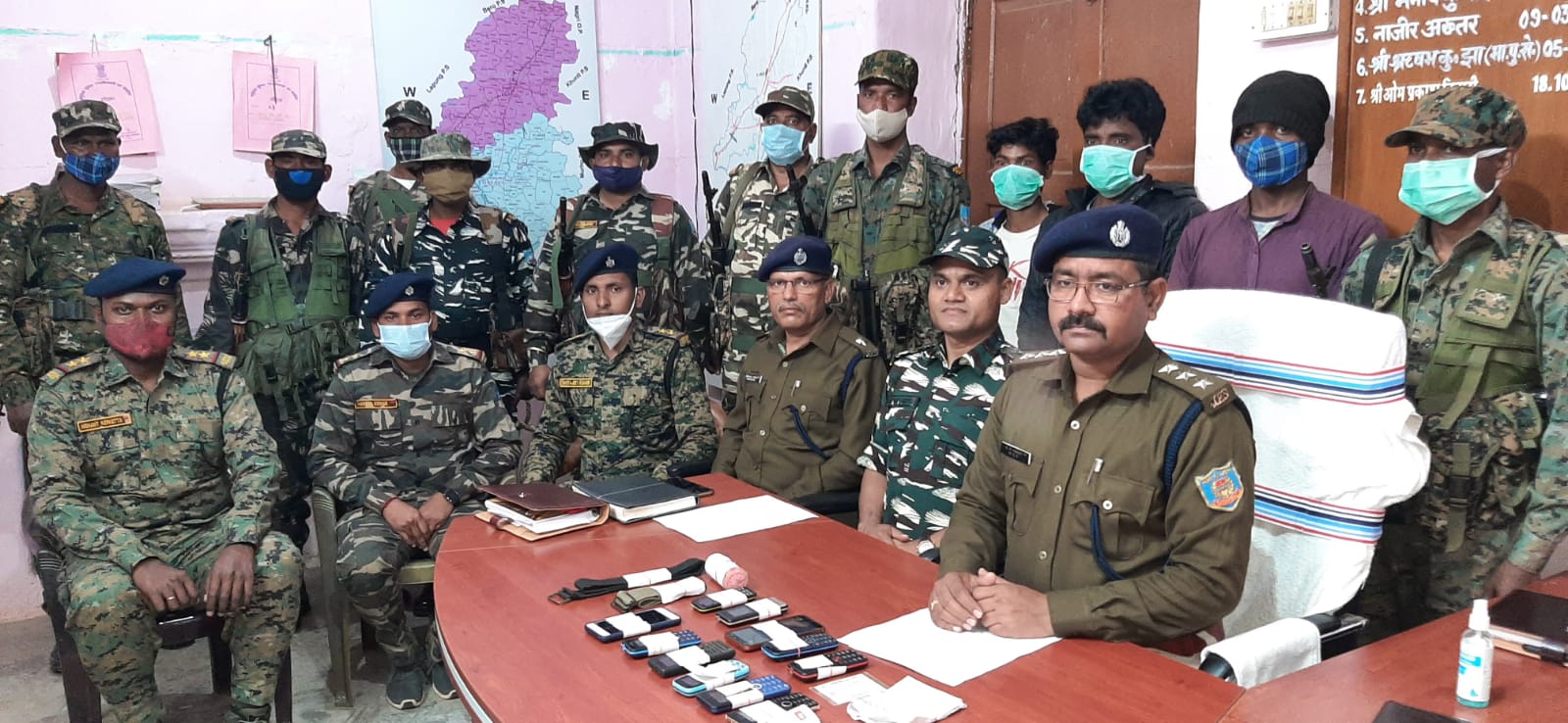 तबाही के सामान के साथ तीन PLFI उग्रवादी गिरफ्तार