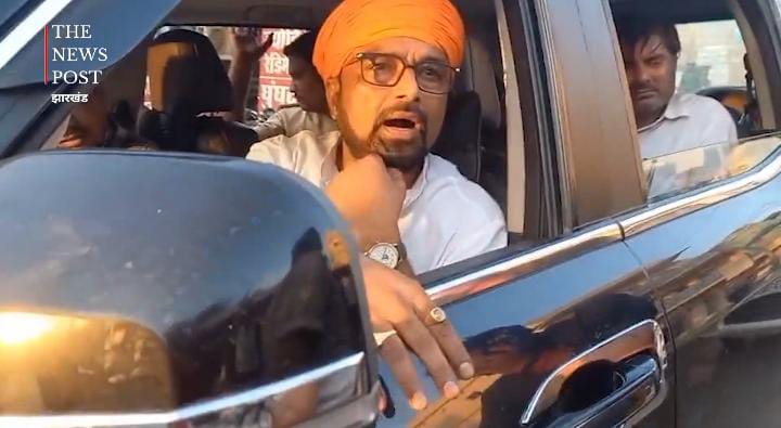 अरे ई का! समस्या बताने पर खिसियाकर गरियाने लगे विधायक जी, देखें गालीबाज बीजेपी विधायक का VIRAL VIDEO