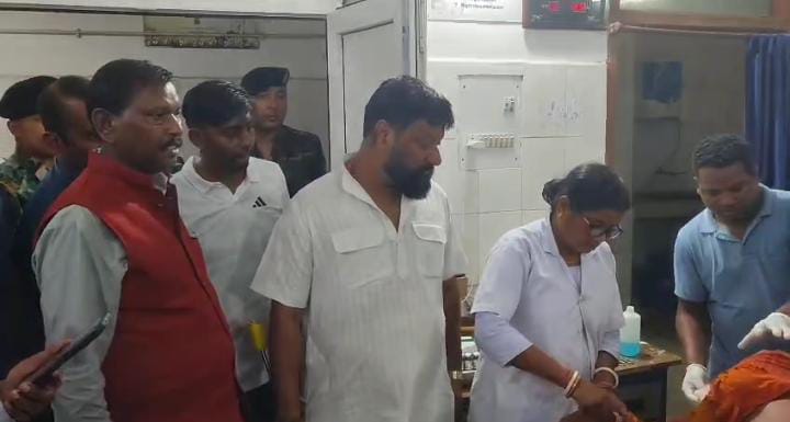 पूर्व मुख्यमंत्री अर्जुन मुंडा ने जीता सबका दिल, पढ़ें उन्होंने ऐसा क्या किया कि तारीफ करते नहीं थक रहे हैं लोग