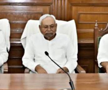नीतीश कैबिनेट की बैठक में युवा आयोग गठन पर लगी मुहर, महिलाओं को 35% आरक्षण समेत कई योजनाओं को मंजूरी