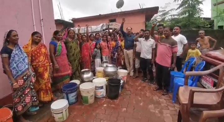 जमशेदपुर:पानी से लबालब भरी है स्वर्णरेखा और खरकई नदी लेकिन फिर भी क्यों पानी के लिए तरस रहे हैं मानगो वासी, पढें वजह 