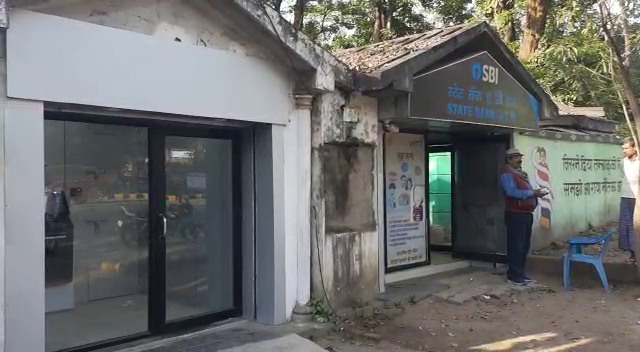 बाइक की चाभी से एटीएम खोल कर उड़ा रहे रकम, 6 से अधिक एटीएम को बनाया निशाना