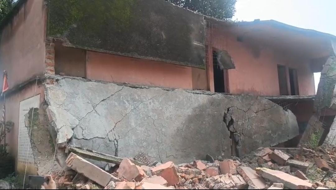 रांची: ढह गया स्कूल का जर्जर भवन, मलबे में दबकर एक की मौत, तीन घायल