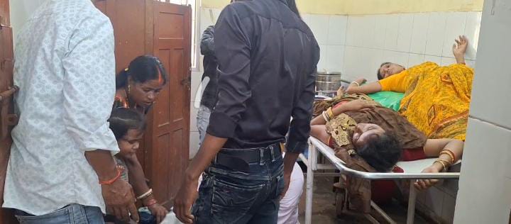 गिरिडीह के निमियाघाट में सवारी भरा ऑटो पलटा, 5 की हालत गंभीर