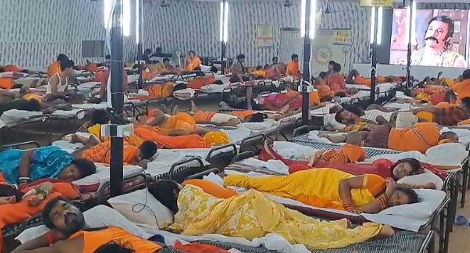 देश के कोने-कोने से बाबा बैद्यनाथ धाम आ रहे श्रद्धालु, देवघर में मिल रही सुविधाओं की कर रहे गुणगान