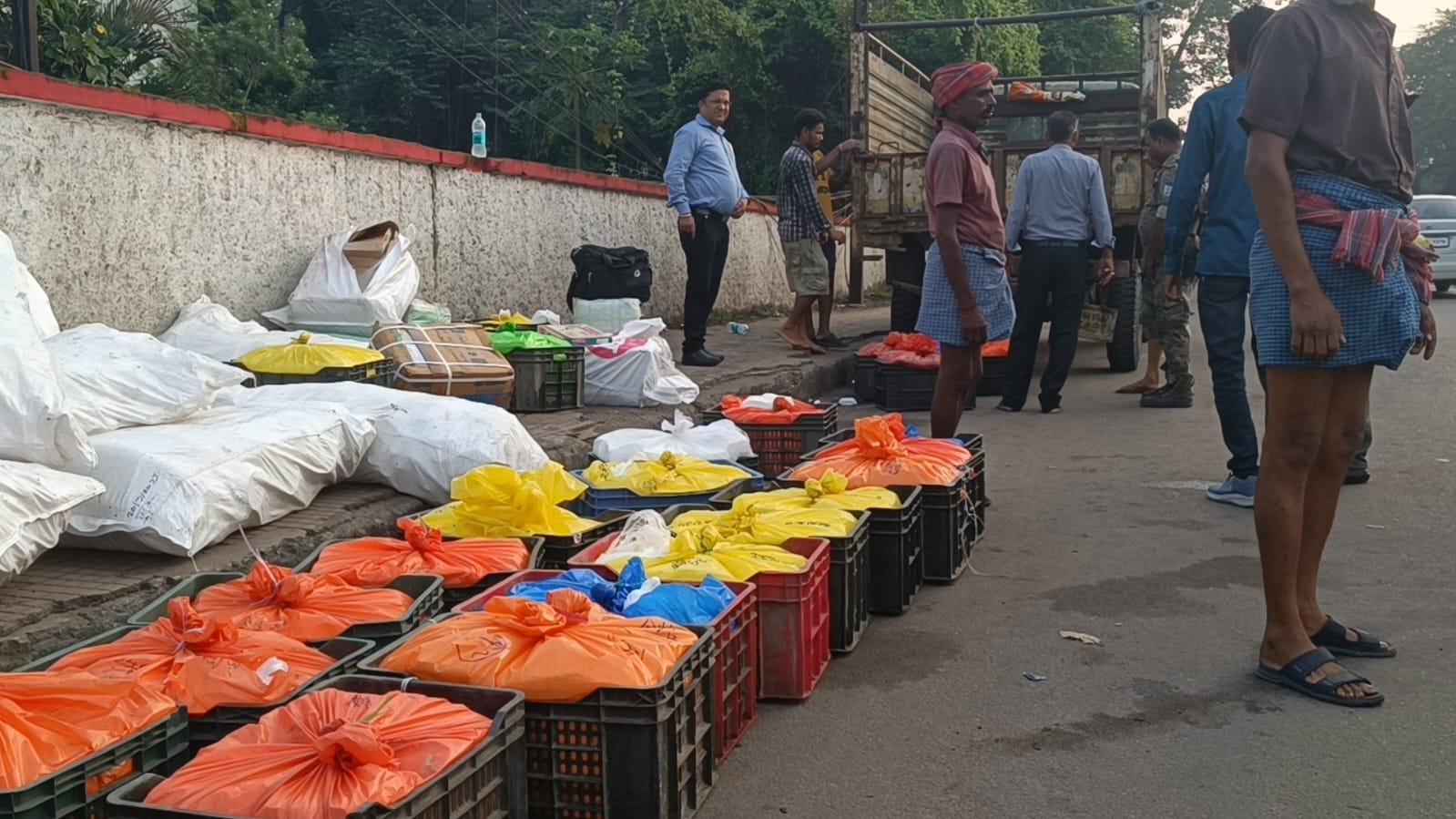 Criminal activity : बड़ी छापेमारी की जांच में हुआ खुलासा- बिहार से झारखंड कैसे पहुंचाई जा रही "बीमारी", पढ़िए इस रिपोर्ट में !