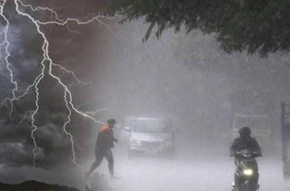 Weather Alert: एक बार फिर से झारखंड में सक्रिय हुआ मानसून,आज इन 13 जिलों में भारी बारिश के साथ वज्रपात का अलर्ट 