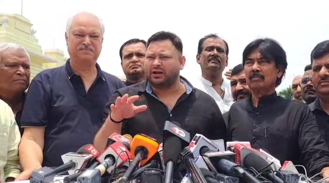 सेटिंग वाला चुनाव मंज़ूर नहीं! तेजस्वी यादव बोले, "वोटर लिस्ट में गड़बड़ी हुई तो विधानसभा चुनाव का करेंगे बहिष्कार"