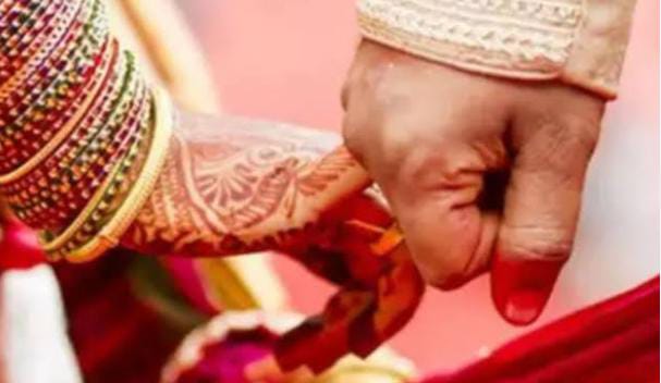 OMG! पत्नी से तकरार के बाद पति ने निकाली अनोखी खुन्नस,किया ऐसा कारनामा कि सबने पकड़ लिया माथा