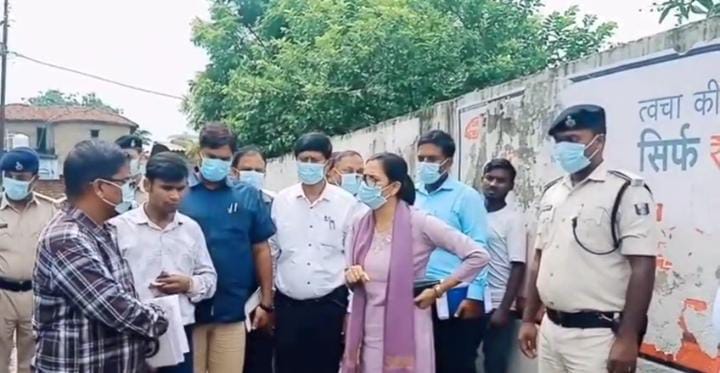 जहानाबाद के काको में डायरिया का कहर, गंदगी देख भड़की डीएम, नगर पंचायत को लगाई जोरदार फटकार देखिए-VIDEO