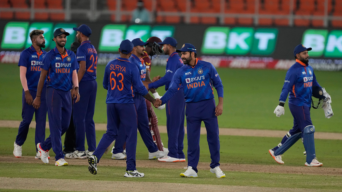 IND vs WI सीरीज : प्रसिद्ध कृष्णा की गेंदबाजी के सामने वेस्ट इंडीज के बल्लेबाजों ने टेके घुटने, भारत ने सीरीज पर 2-0 से किया कब्जा