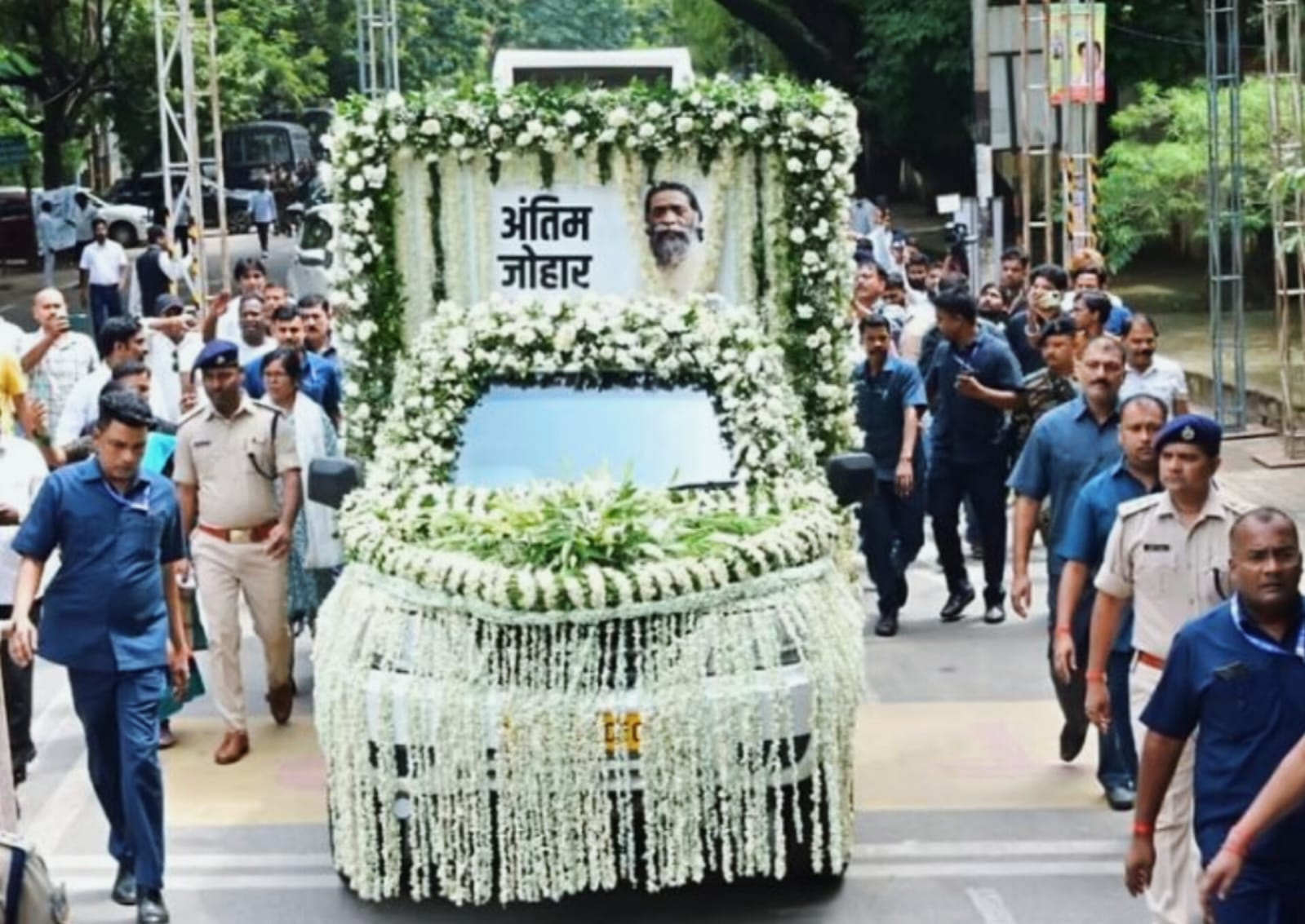 मुख्यमंत्री हेमंत सोरेन ने लोगों से की नेमरा जाने की अपील, गुरुजी के अंत्येष्टि में शामिल होने के लिए पैतृक गांव पहुंच रहें समर्थक