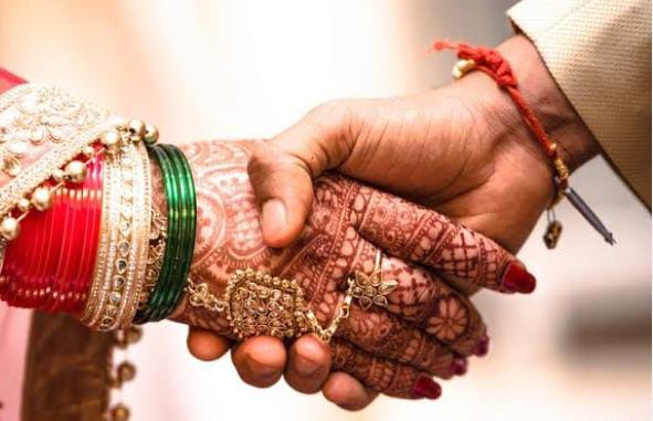 OMG! कपड़ों की तरह पत्नी बदलता है ये युवक, सात शादी के बाद भी नहीं भरा पेट तो करने चला 8वीं शादी, पढ़ें फिर कैसे खुली पोल