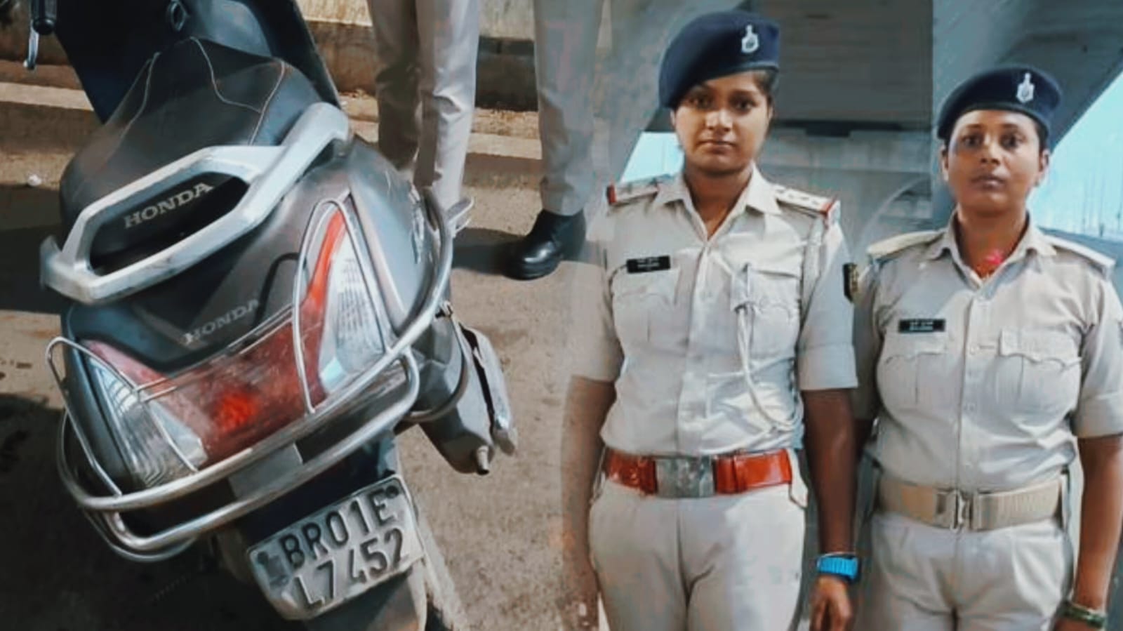 वाहन चेकिंग के दौरान स्कूटी छोड़ कर भागा युवक, 45 हज़ार का पेंडिंग चालान देख पुलिस रह गई दंग