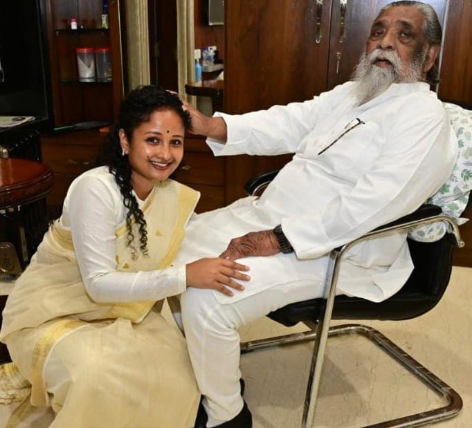 आप सिर्फ मेरे ससुर नहीं थे, आप झारखंड के बाबा थे.... गुरुजी के निधन पर हेमंत के बाद अब कल्पना ने लिखा भावुक पोस्ट, पढ़िए 