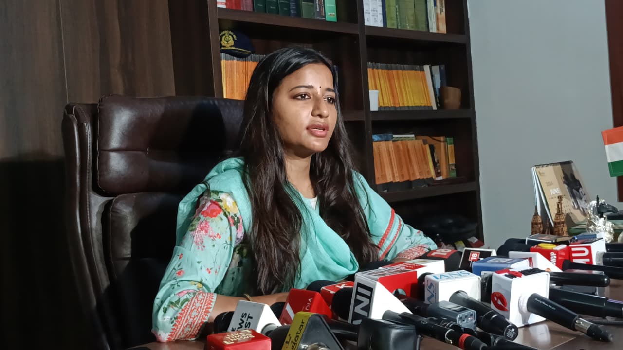 झारखंड में चल रहा लूट और लापरवाही का खेल, अंबा प्रसाद ने इन मुद्दों पर उठाए सवाल