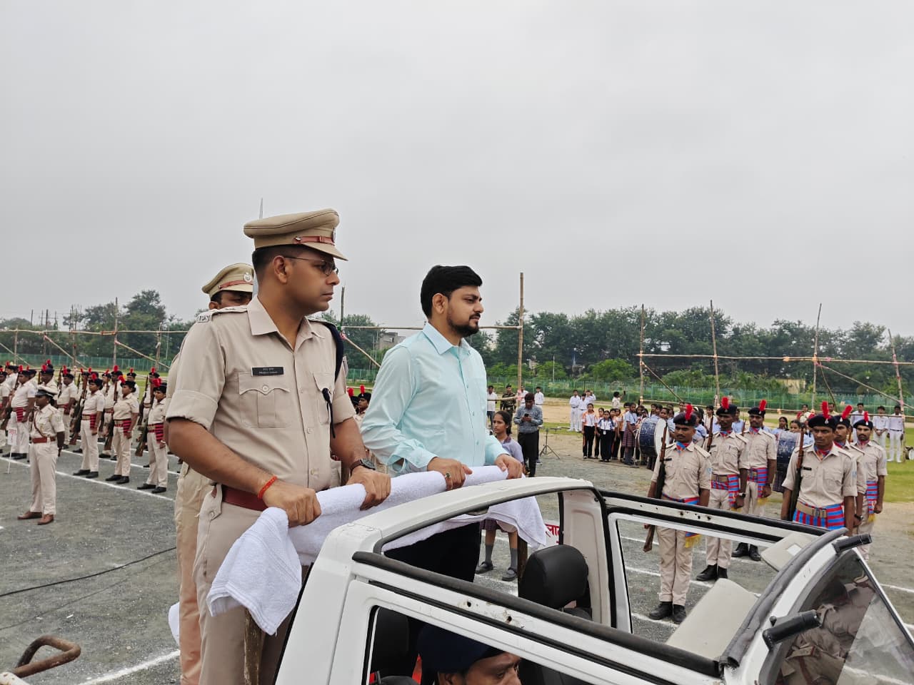 धनबाद में स्वतंत्रता दिवस की तैयारी: उपायुक्त और एसएसपी ने किया फुल ड्रेस रिहर्सल का निरीक्षण