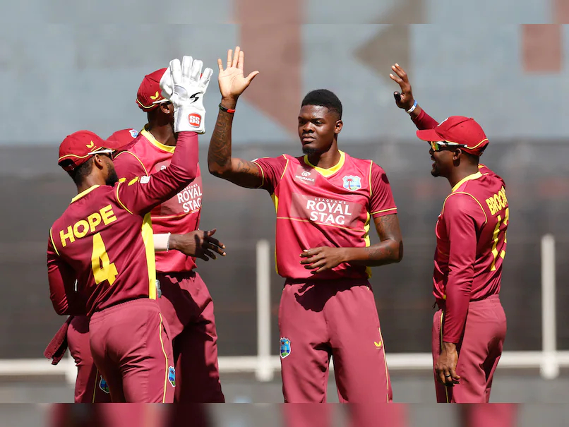 IND vs WI सीरीज: टॉस जीतकर भारत का बल्लेबाजी का फैसला, कोहली और रोहित लौटे पवेलियन