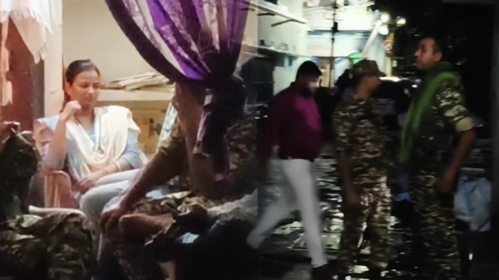 साहिबगंज जिले में ईडी की दबिश से मचा हड़कंप, 15 घंटे की कार्रवाई के बाद सील बंद पैकेट लेकर गई ईडी की टीम