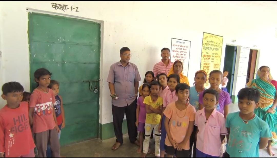 वाह रे चोर! स्कूल से गायब किया बच्चों के खाने का बर्तन,अब बच्चे कैसे खायेंगे एमडीएम