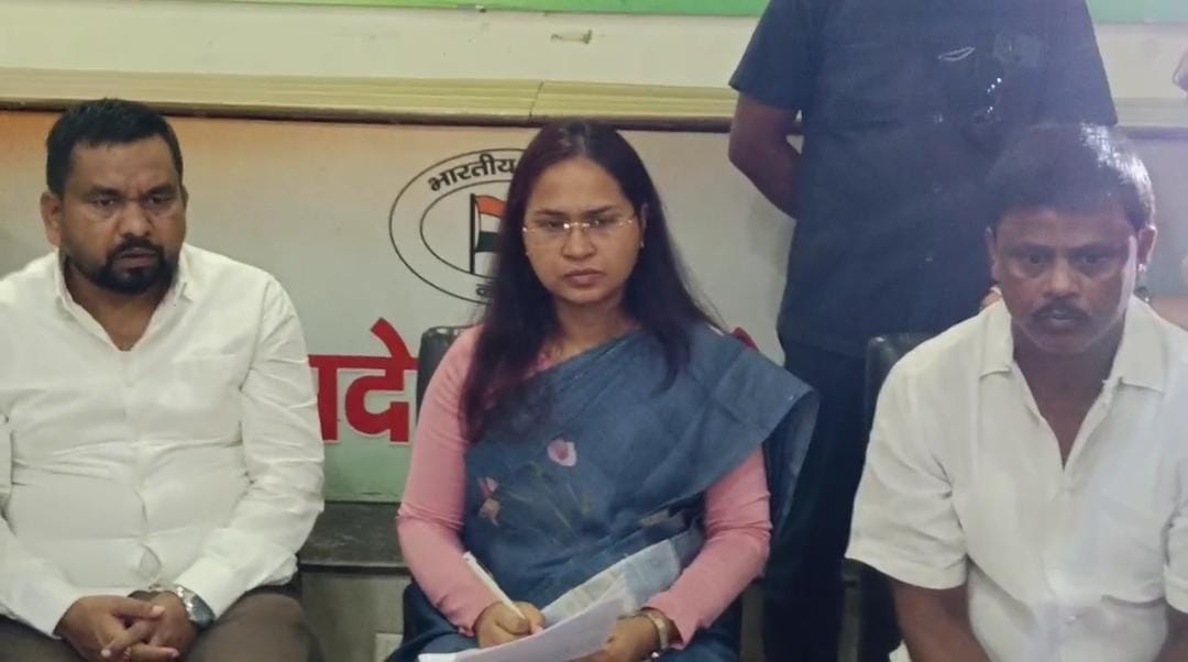 जनता दरबार में कृषि मंत्री शिल्पी ने किसानों को दिया आश्वासन, कहा-यूरिया की नहीं होगी किल्लत, समस्याओं का भी होगा जल्दी समाधान