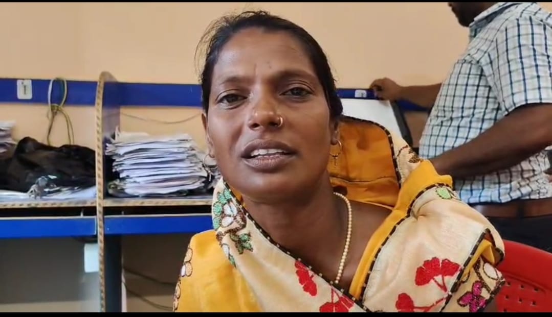 रातों रात अमीर हो गई हैदरनगर की माया, अचानक खाते में आए 62 लाख रुपये, लेकिन एक हजार रुपये के लिए तरसी