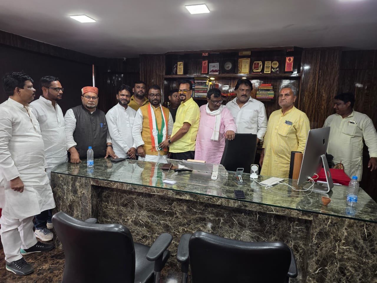 धनबाद दौरे पर अल्पसंख्यक प्रदेश अध्यक्ष ने कांग्रेसी नेता अशोक सिंह से की मुलाकात, 30 अगस्त को इमरान प्रतापगढ़ी का होगा कार्यक्रम