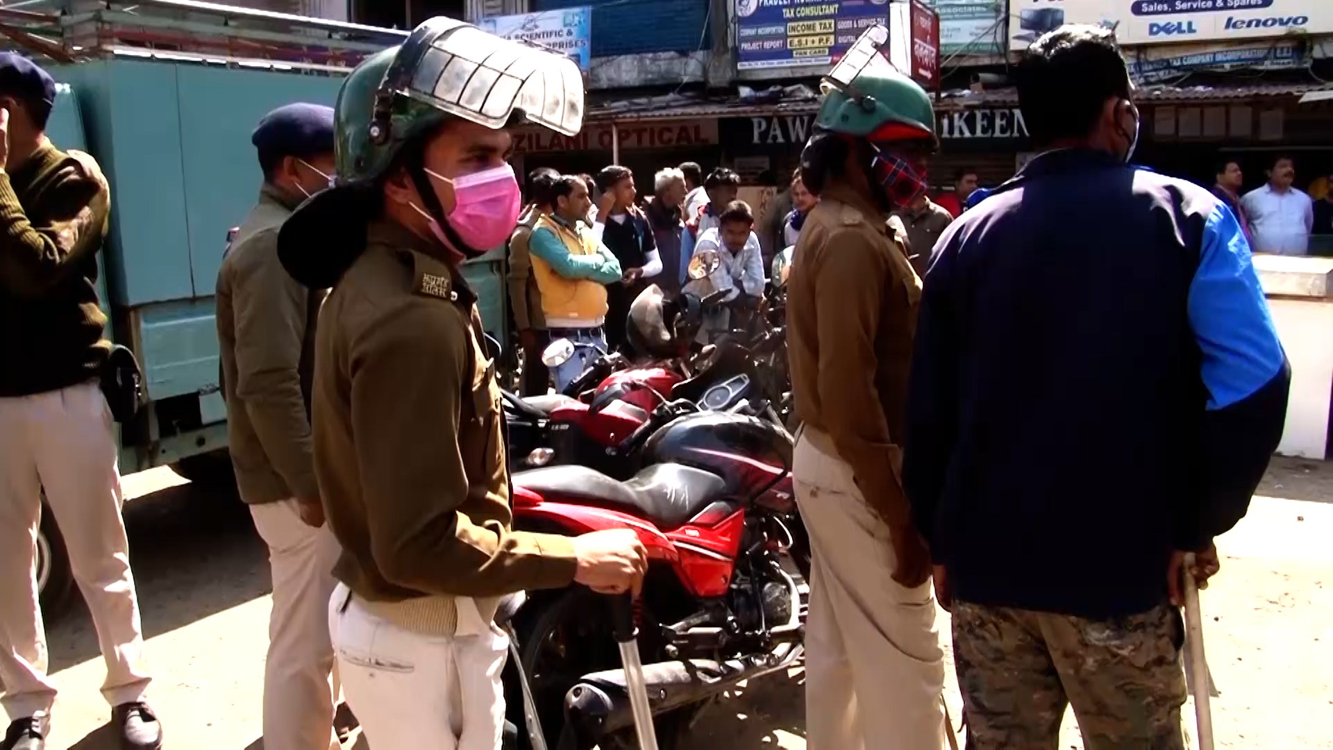 जनता मार्केट की दुकानें सील करने की कार्रवाई शुरू,  70 दुकानदार हुए बेरोजगार