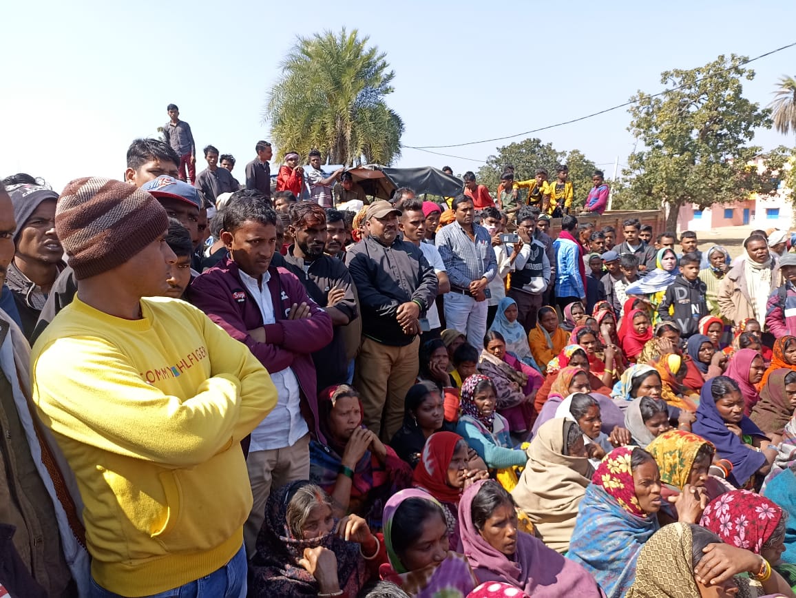 पंचायत में मॉब लिंचिंग मामला: शव के साथ ग्रामीणों ने किया घंटों सड़क जाम, थाना प्रभारी निलंबित, तीन गिरफ्तार