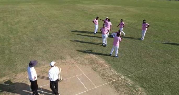 जमशेदपुर में मीडिया क्रिकेट टूर्नामेंट शुरू,  केंद्रीय मंत्री और विधायक ने बैंटिंग कर किया शुभारंभ