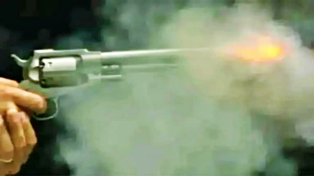 BIG BREAKING: रांची के रातू रोड में गोलीबारी, एक की मौत की खबर