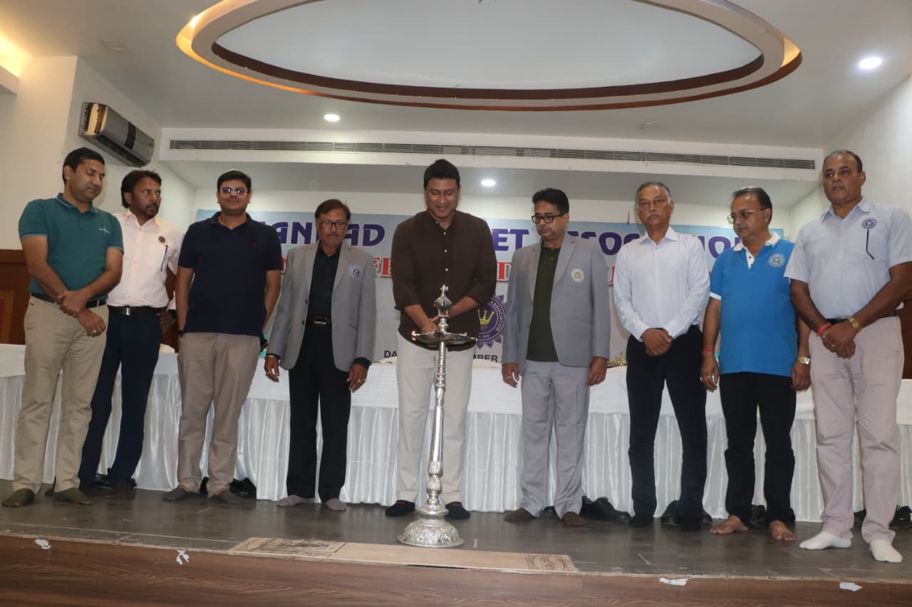 धनबाद क्रिकेट के लिए उर्बरा धरती, सजाने-संवारने की जरुरत, पढ़िए किसने और कब कही यह बातें !