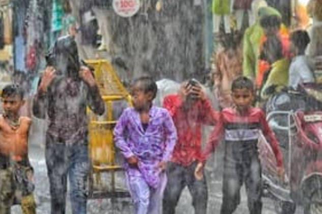 Weather Alert:आज झारखंड में तांडव मचा सकता है मौसम, कोल्हान के इन तीन जिलों में भारी बारिश के साथ वज्रपात का अलर्ट