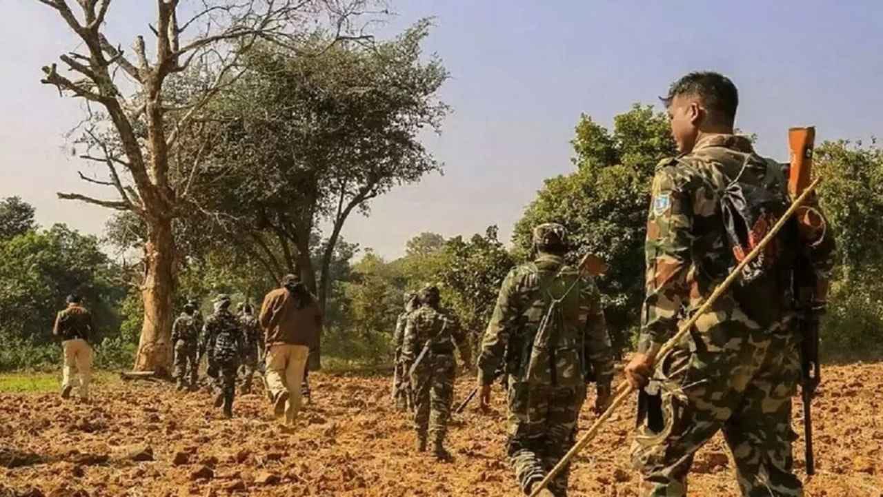 हजारीबाग में सुरक्षा बलों और नक्सलियों के बीच भीषण मुठभेड़, एक करोड़ के हार्डकोर नक्सली समेत तीन के मारे जाने की सूचना