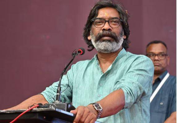 सीएम हेमंत सोरेन ने 350 शिक्षकों को सौंपा नियुक्ति पत्र, शिक्षको में खुशी की लहर