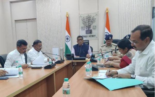 मुख्य सचिव ने दुर्गा पूजा के मद्देनज़र कानून व्यवस्था को लेकर की उच्च स्तरीय बैठक,अधिकारियों को दिए आवश्यक दिशा-निर्देश 