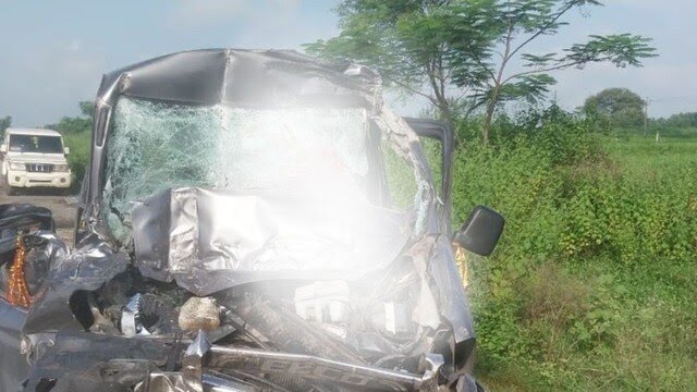 BREAKING:सरायकेला के इचागढ़ में भीषण सड़क हादसा,कार-कंटेनर की टक्कर में एक की मौत, 5 की हालत नाज़ुक