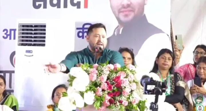 बिहार की महिला अकल में नंबर वन.... और बिहार के मुख्यमंत्री नकल में नंबर वन है...तेजस्वी यादव का नीतीश कुमार पर कड़ा प्रहार